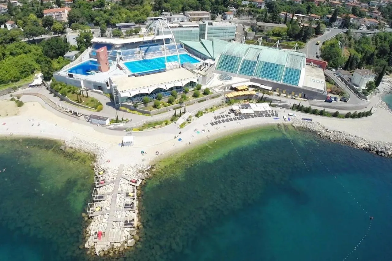 Apartments With Wifi Rijeka - 7825 Croazia