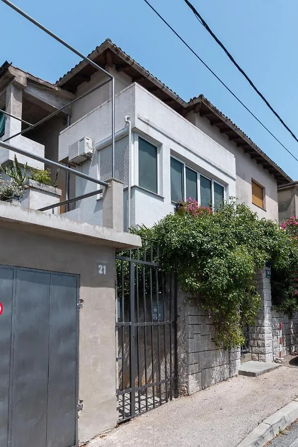 Apartments With Wifi Rijeka - 7825