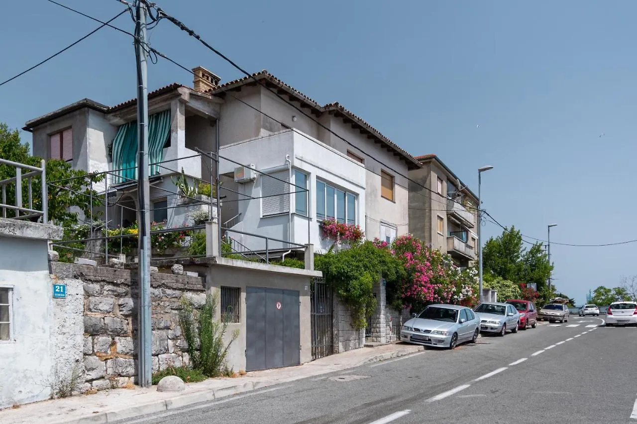 Apartments With Wifi Rijeka - 7825
