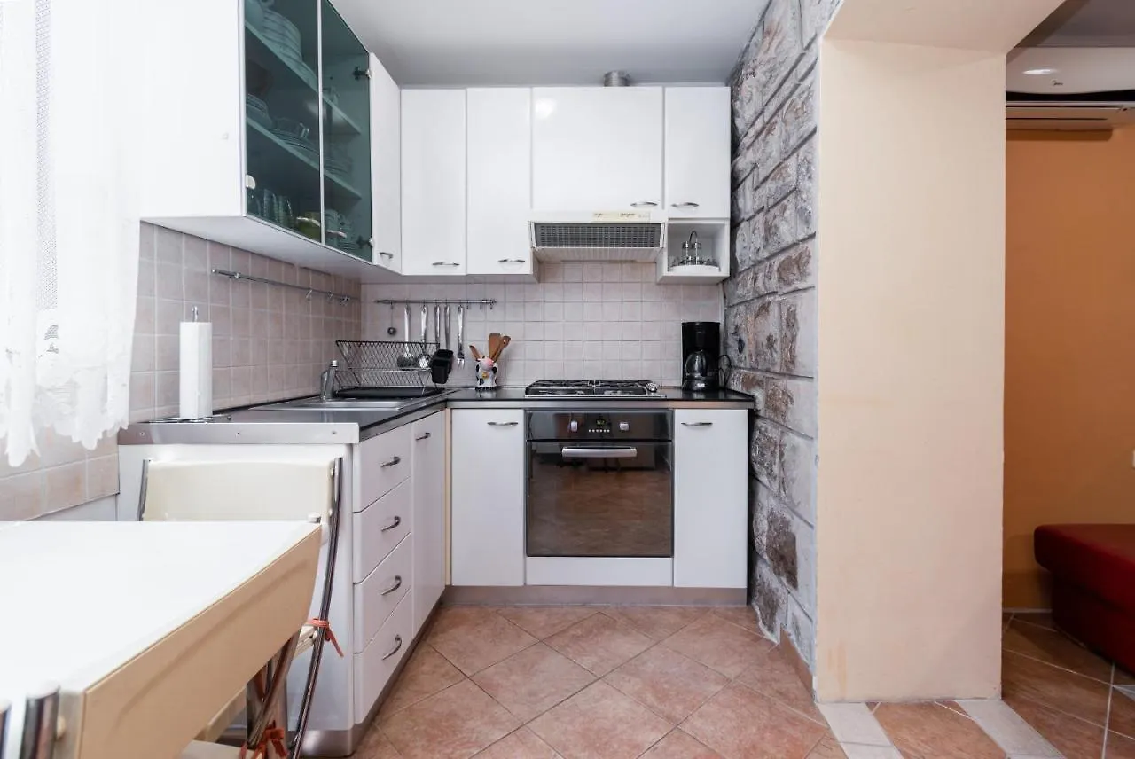 Apartments With Wifi Rijeka - 7825 Croazia