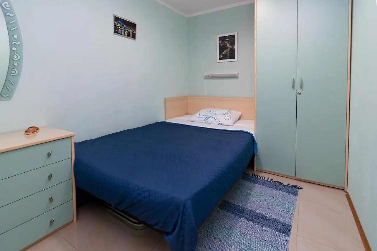 Apartments With Wifi Rijeka - 7825 Croazia