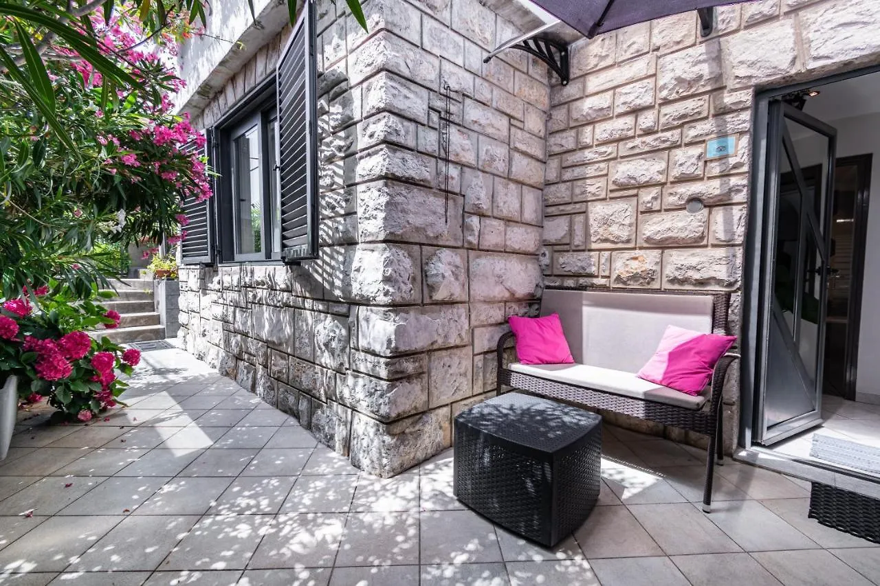 Apartments With Wifi Rijeka - 7825